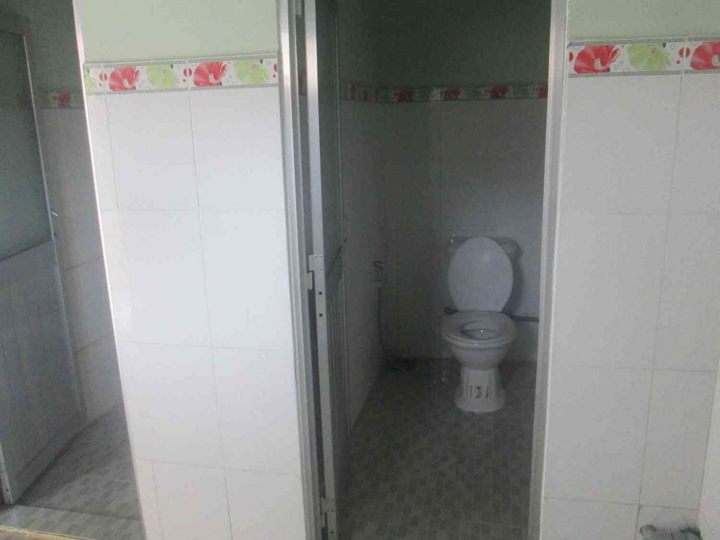 Khu vực nhà vệ sinh dành cho giáo viên nữ